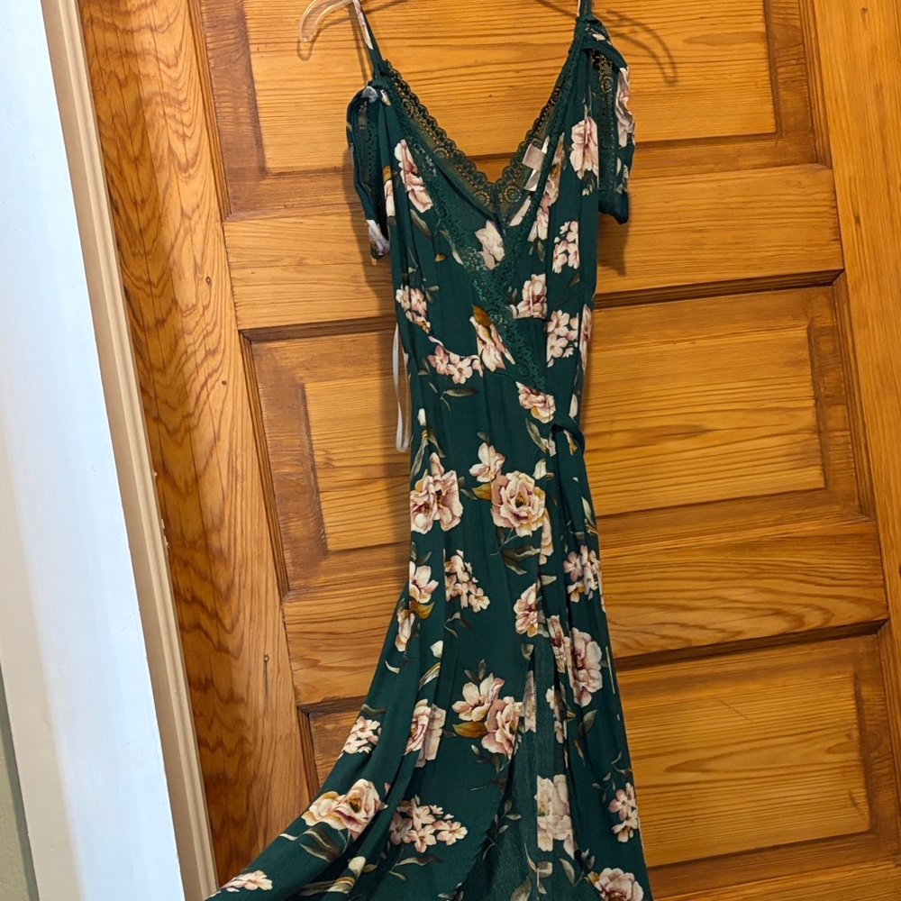 Floral Lace-Trim Wrap Slip Dress in Deep Green